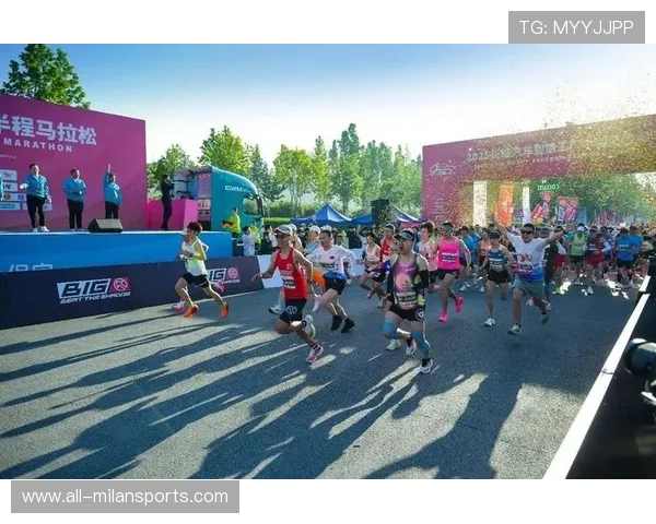 北京国际马拉松点燃激情，吸引众多运动爱好者，北京国际马拉松2021