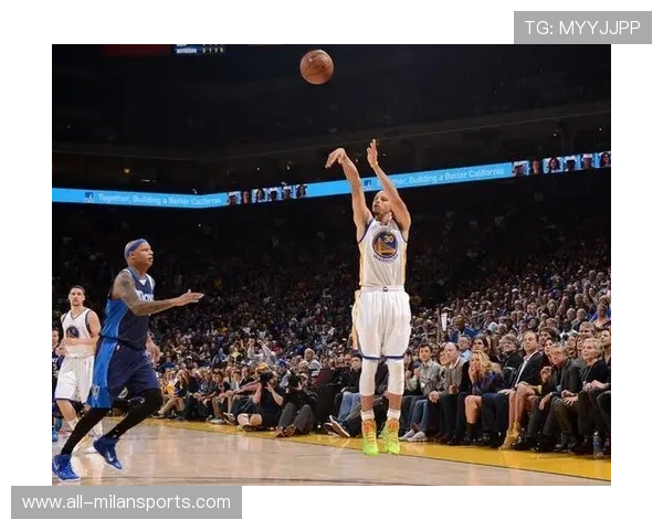 NBA库里远位三分训练仍保持火力：揭秘射手之王的训练秘籍